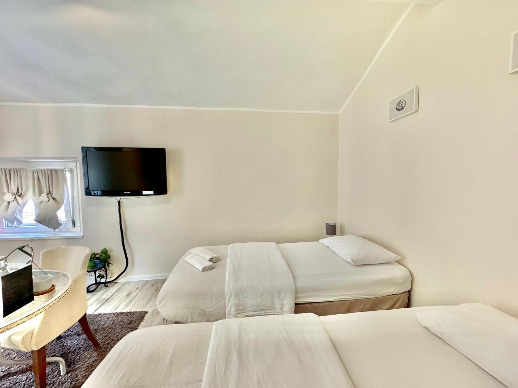 Maison Sarraj Parma Exteriör bild